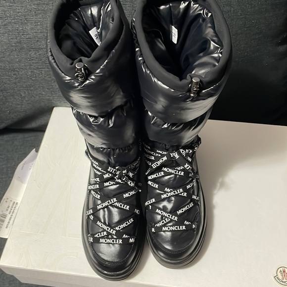 AUTHENTIC Moncler Women's Insolux High Puffer Cold Weather Boots - Picture 1 of 8